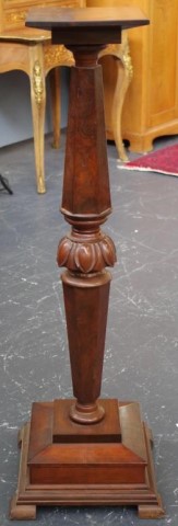 Walnut pedestal stand