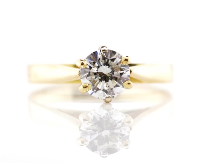 Solitaire diamond set 18ct yellow gold ring - Image 2 of 5