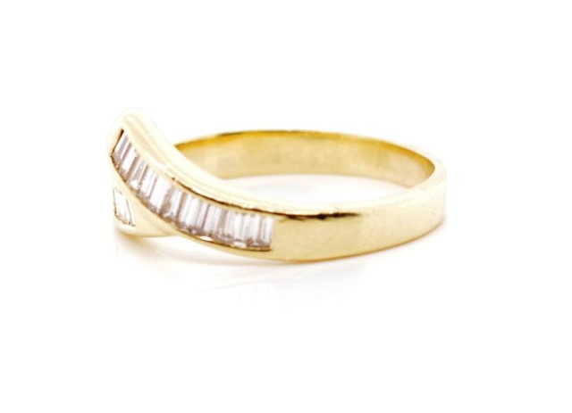 Diamond set 18ct yellow gold wedding band - Image 2 of 3