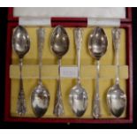 Cased set six George V sterling silver teaspoons