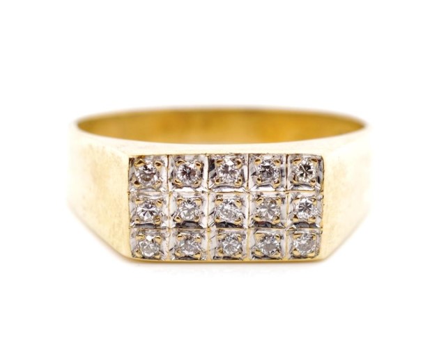 Diamond set 9ct yellow gold ring