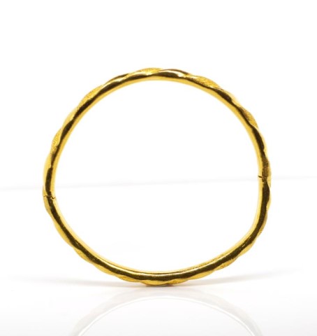 Oriental yellow gold bangle - Image 2 of 3