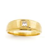 Solitaire diamond and 18ct yellow gold ring