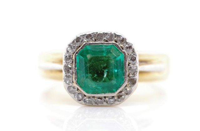 Emerald and diamond set yellow gold ring - Image 4 of 6