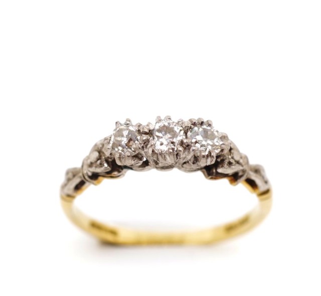 Antique diamond set platinum and 18ct gold ring