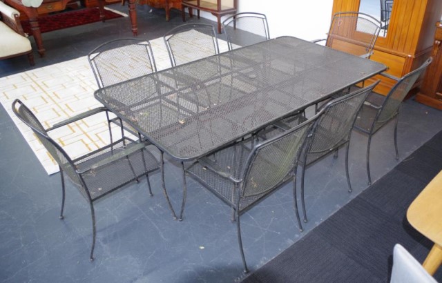 Outdoor metal table and chairs set - Image 2 of 2