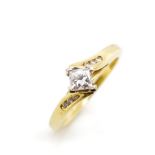 Diamond and 18ct yellow gold ring