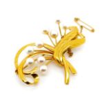 Oriental yellow gold and pearl brooch