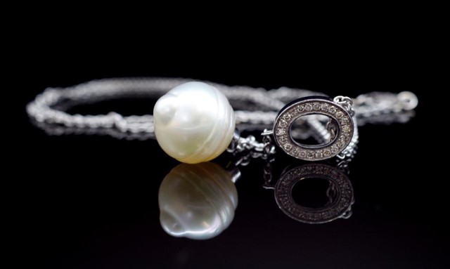 Pearl and diamond drop 18ct white gold necklace - Image 2 of 2
