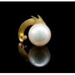 7mm pearl and 18ct yellow gold tie tack