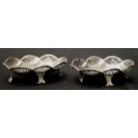 Cased pair George V sterling silver dishes