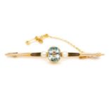 Art Deco aquamarine 15ct yellow gold bar brooch