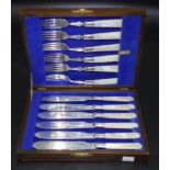 Boxed mother of pearl & silver plate fish set