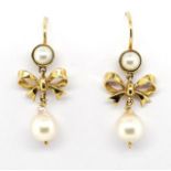 Pearl and yellow gold "bow" earrings