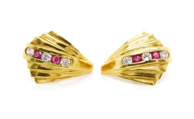 Ruby & diamond set 18ct yellow gold stud earrings - Image 2 of 4