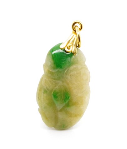 Vintage jade and gold pendant