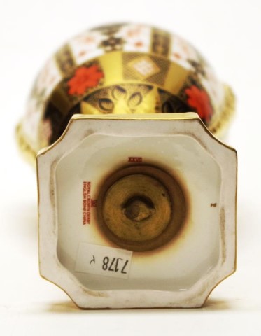 Good Royal Crown Derby 'Old Imari' lidded urn - Image 7 of 8