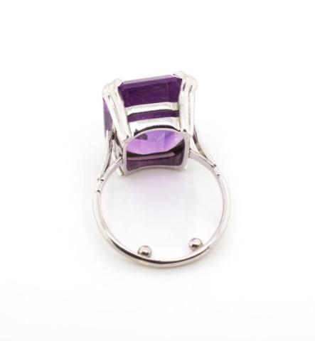 Amethyst and 9ct white gold cocktail ring - Image 7 of 8