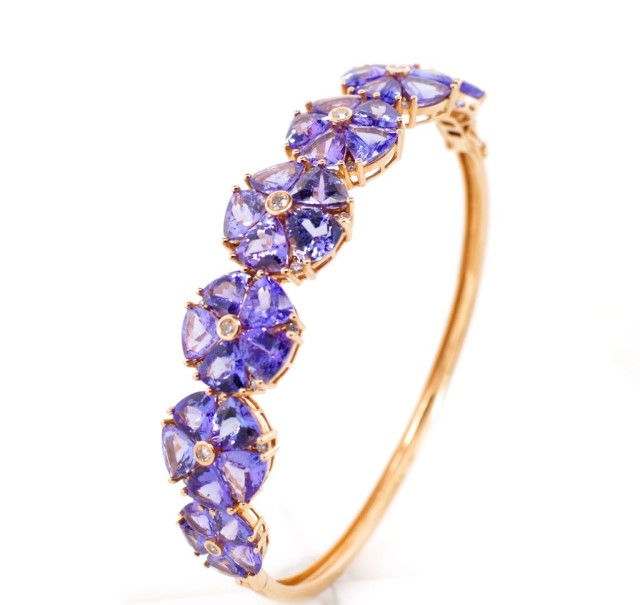 Tanzanite set 18ct rose gold flower bangle