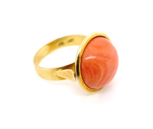 Coral and 18ct yellow gold ring - Image 7 of 8