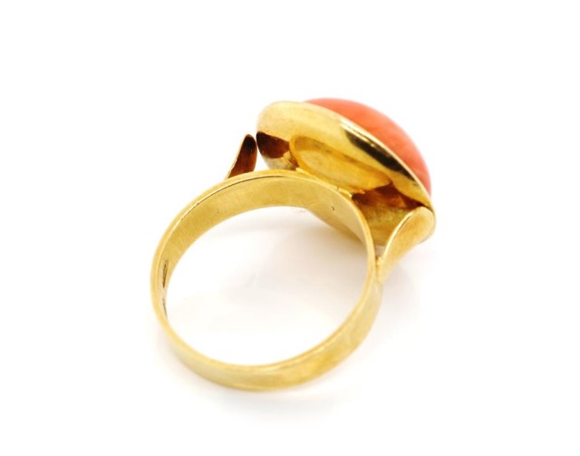 Coral and 18ct yellow gold ring - Image 5 of 8