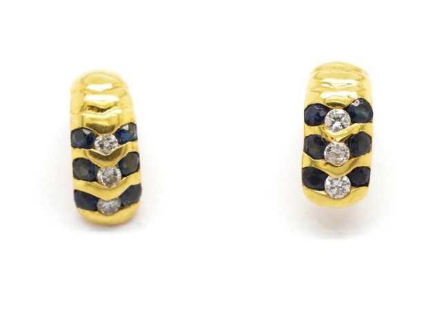 Sapphire and diamond set 18ct yellow gold stud - Image 2 of 4