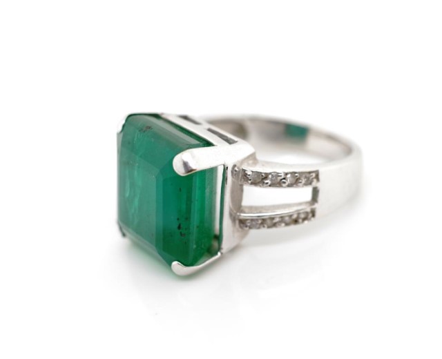 15.80ct Emerald set 18ct white gold ring - Image 10 of 14