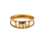 9ct yellow gold elephant ring