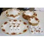 Extensive Royal Albert Old Country Rose dinner set