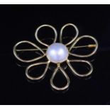 18ct yellow gold and mabe pearl brooch
