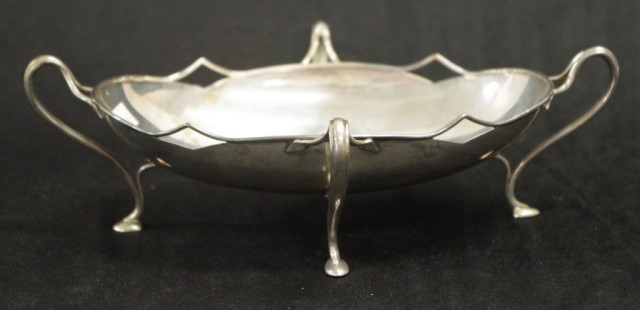Good Edward VII sterling silver footed dish