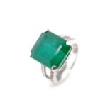 15.80ct Emerald set 18ct white gold ring