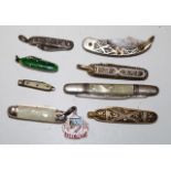 Collection of vintage small pocket knives