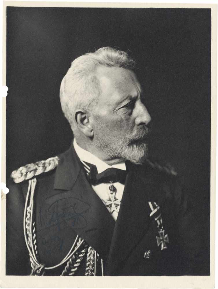 Wilhelm II., Deutscher Kaiser: Brief 1909 und 10 signierte Beilagen- Brief m. U. "Wilhelm R."