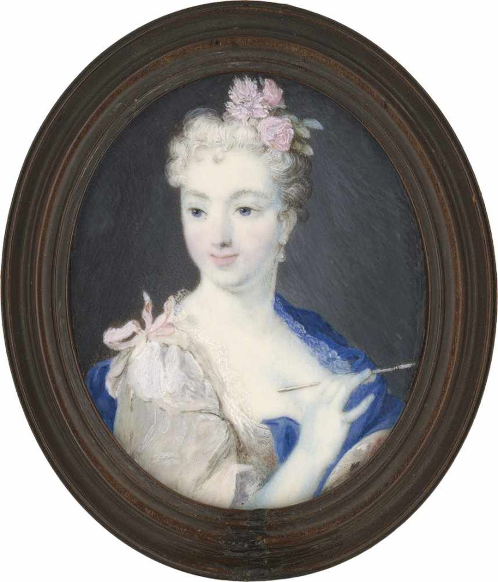 Carriera, Rosalba - Nachfolge: Bildnis der Rosalba Carriera (1673-1757), in der rechten Hand einen