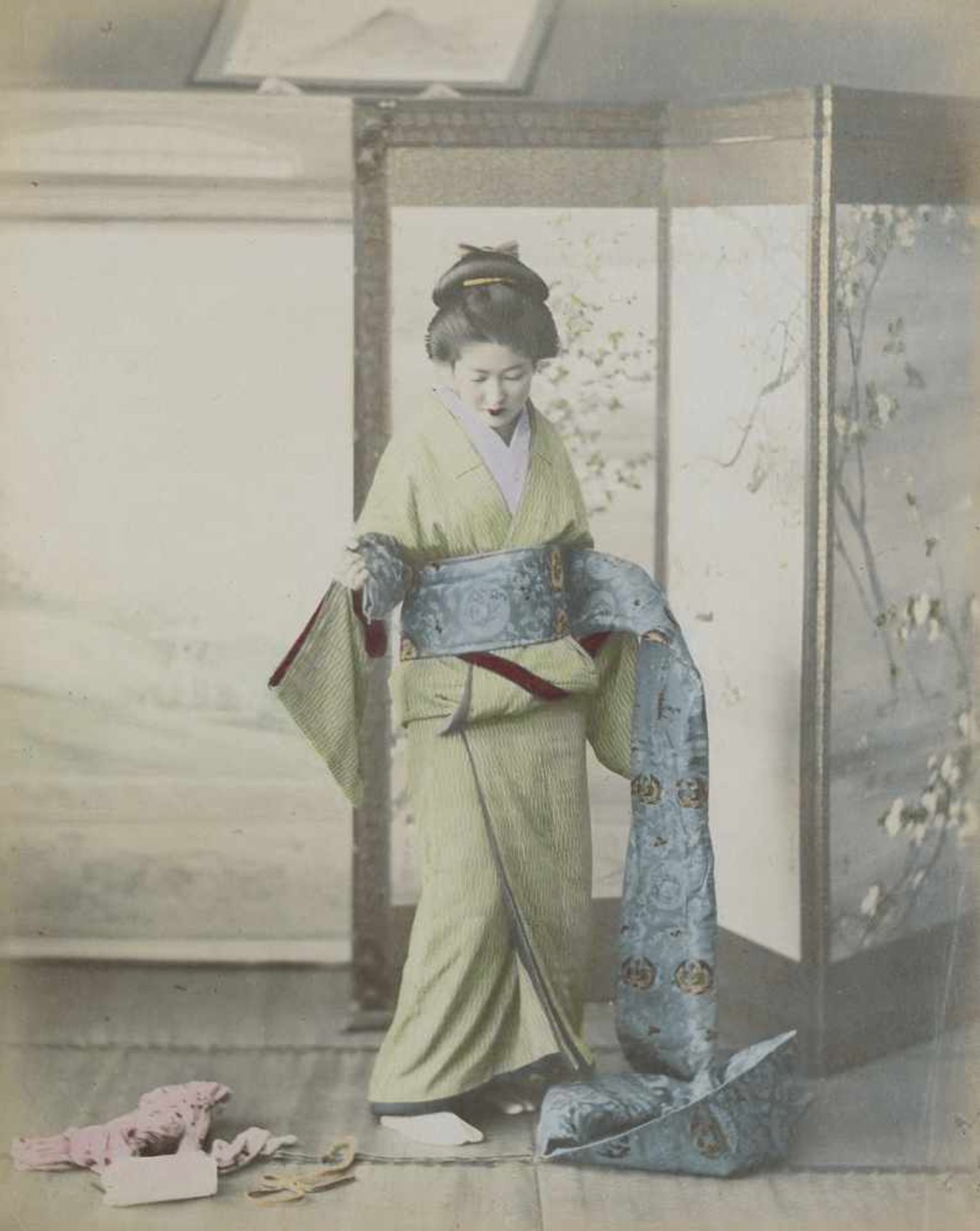 Japan: Views of people, landscapes and temples of JapanPhotographer: Kusakabe Kimbei (1841-1932), - Bild 3 aus 5