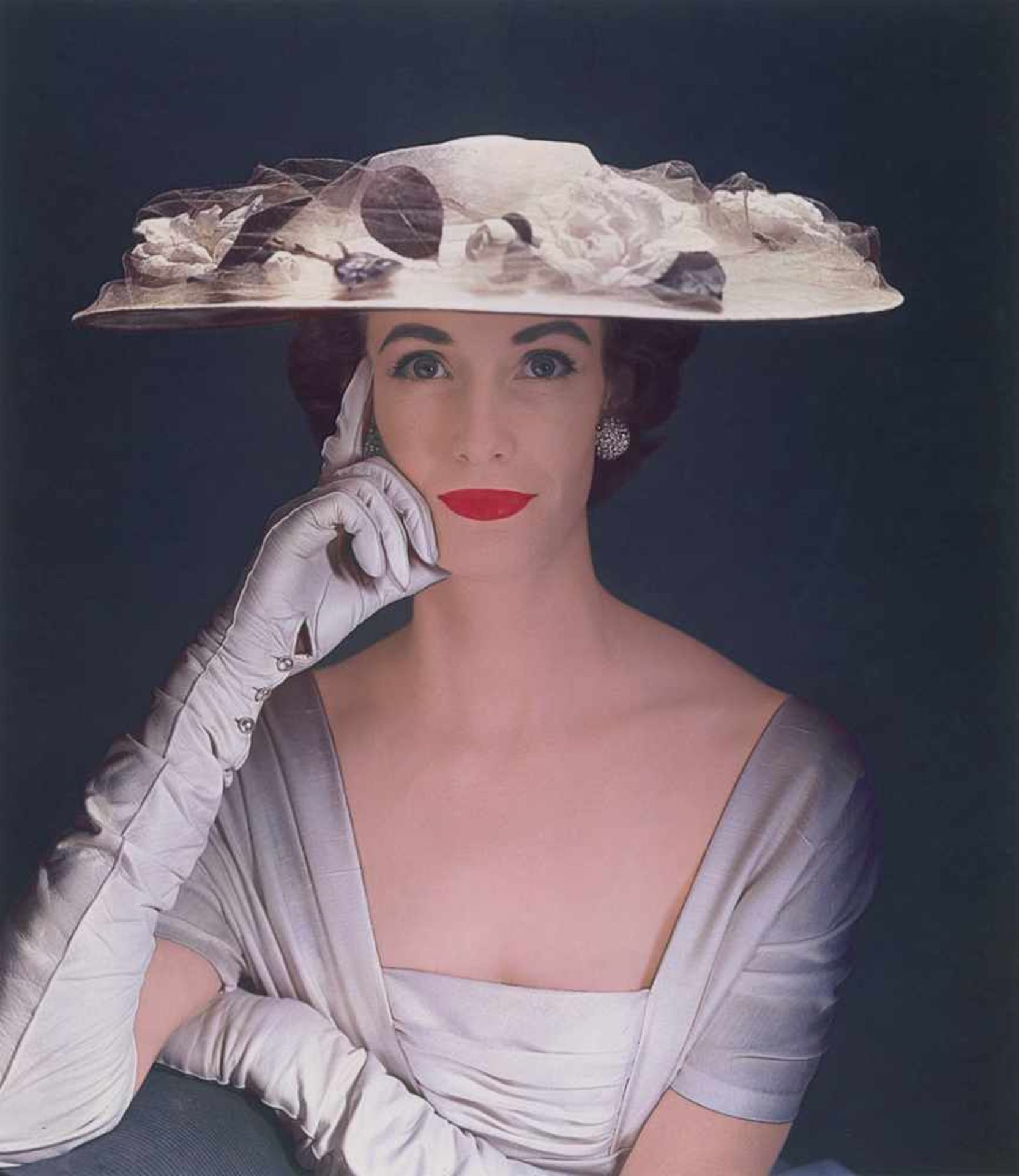 Parkinson, Norman: Wenda Parkinson, British Vogue cover June 1954Wenda Parkinson, British Vogue