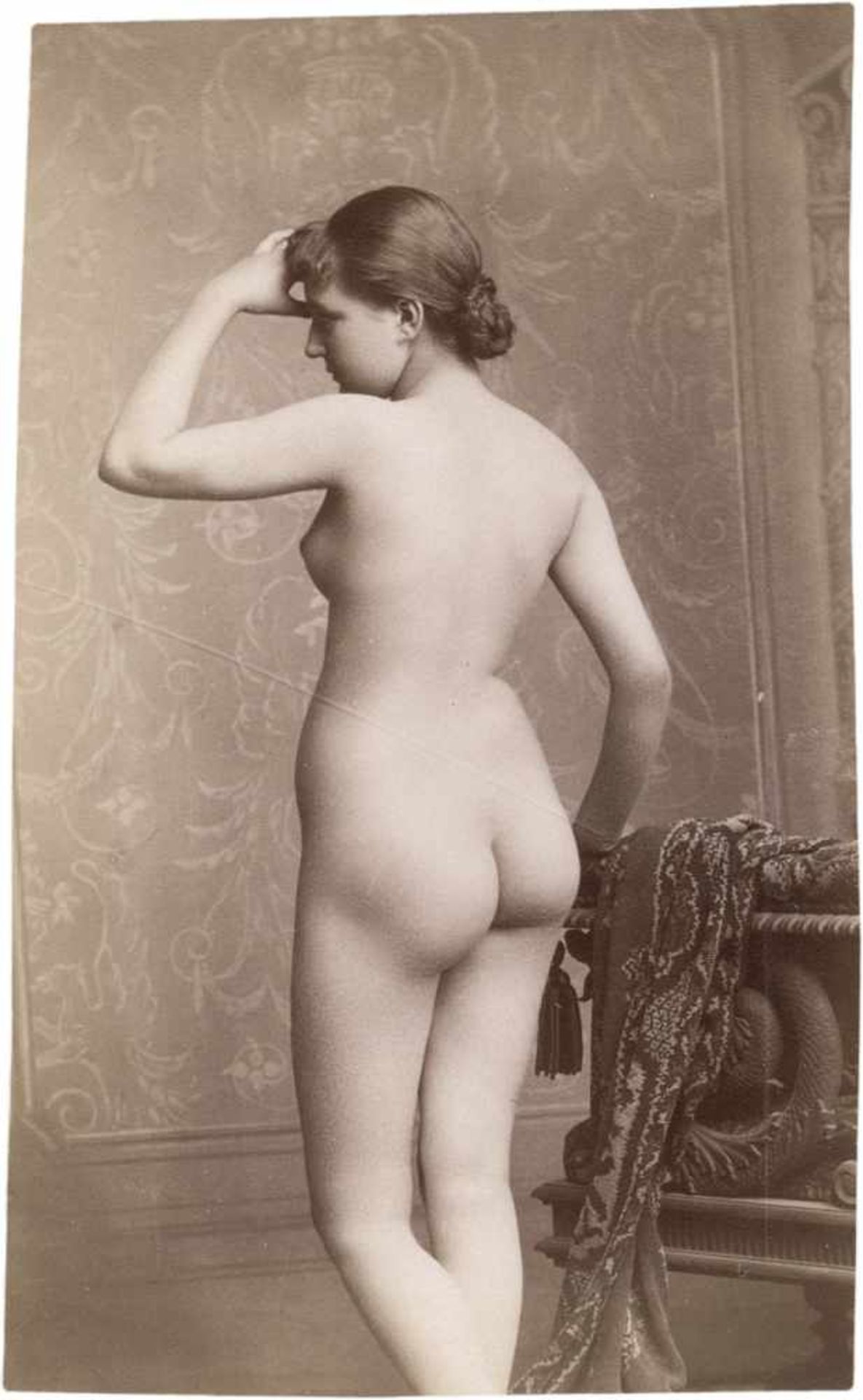 Erotic Photography: Album of erotic imagesPhotographer unknown. Album of erotic images. 1860s- - Bild 3 aus 6