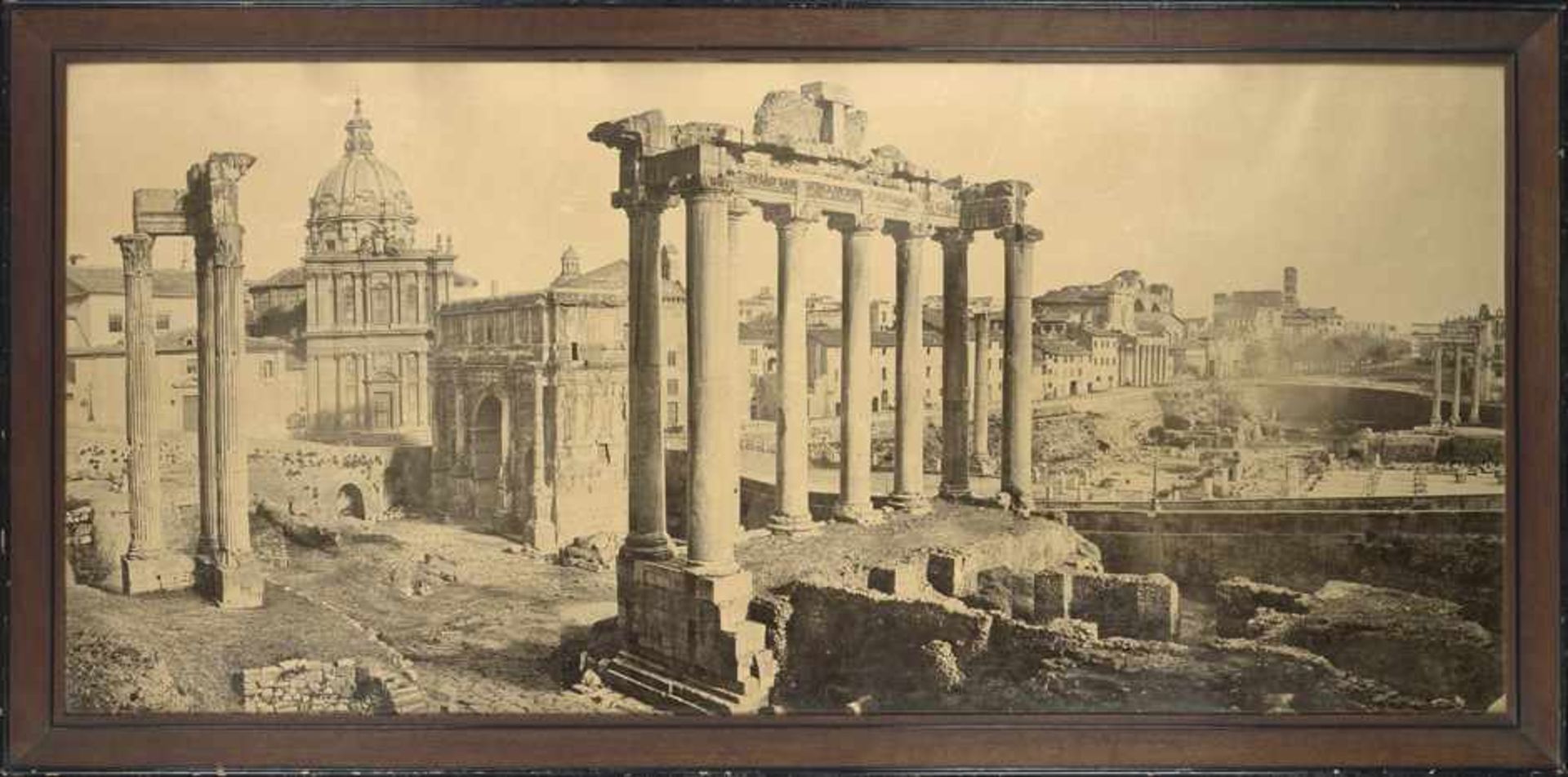 Rome: Panoramic view of the Forum RomanumPanoramic view of the Forum Romanum, the Temple of Saturn