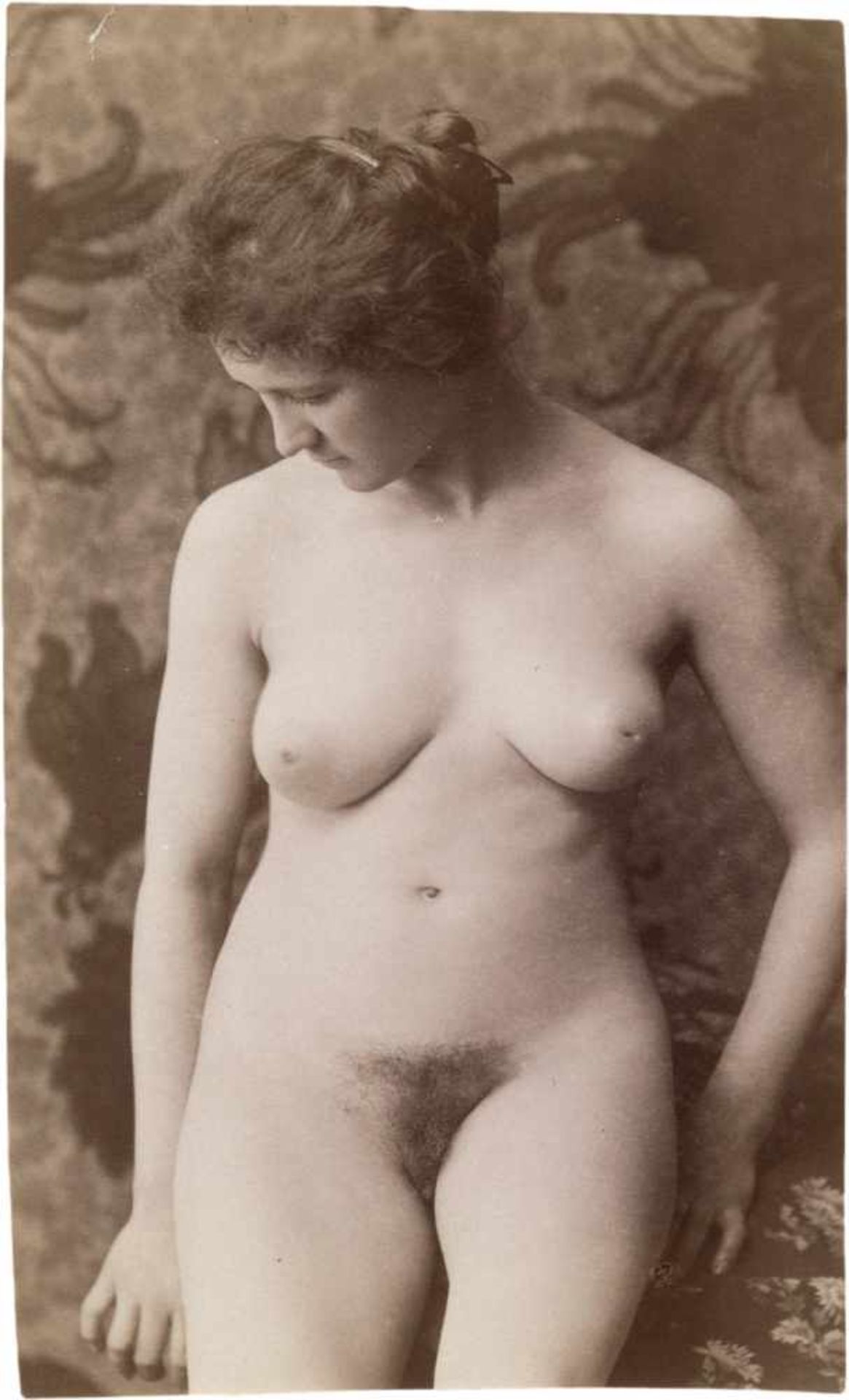 Erotic Photography: Album of erotic imagesPhotographer unknown. Album of erotic images. 1860s- - Bild 4 aus 6