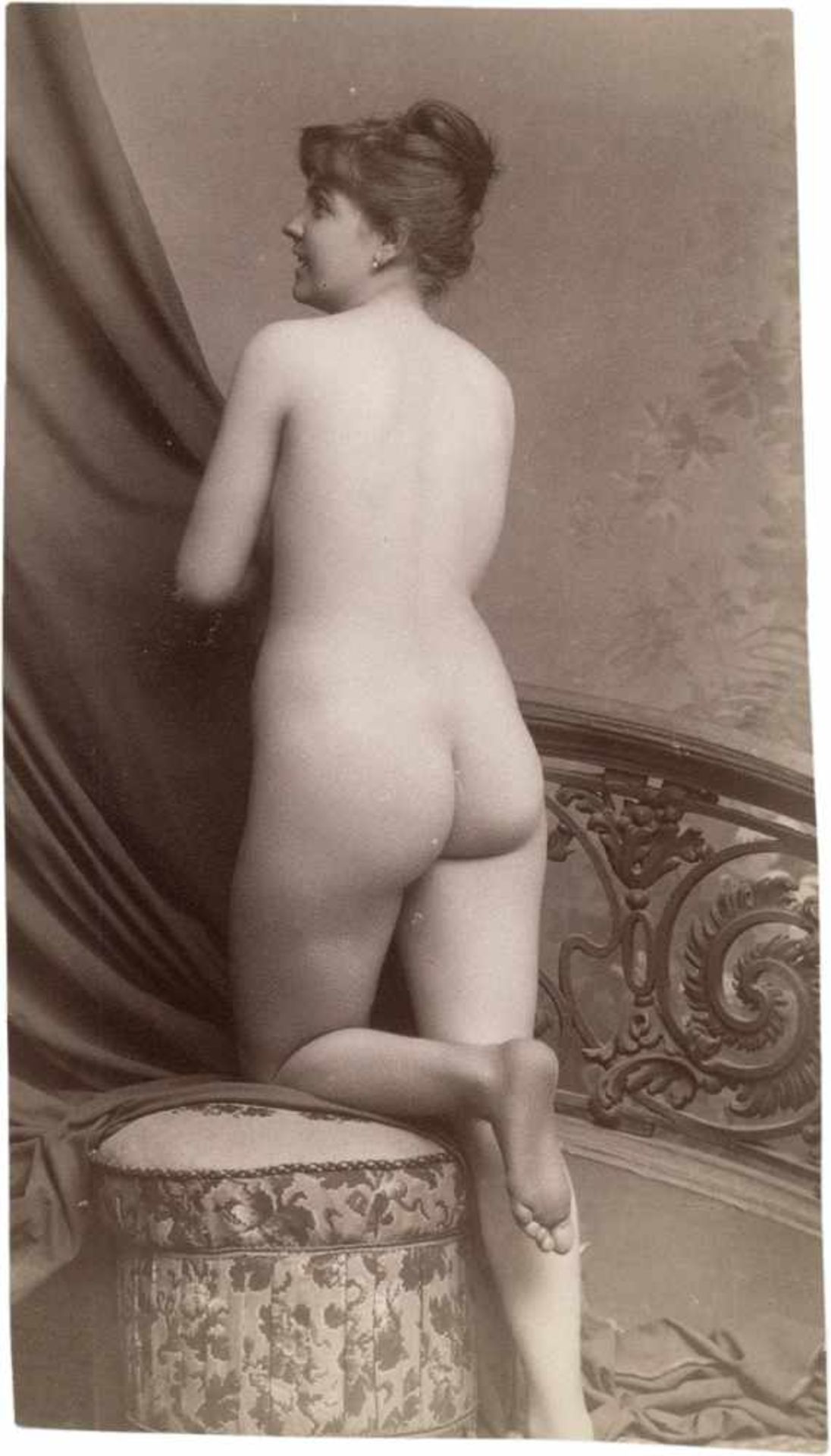 Erotic Photography: Album of erotic imagesPhotographer unknown. Album of erotic images. 1860s- - Bild 2 aus 6