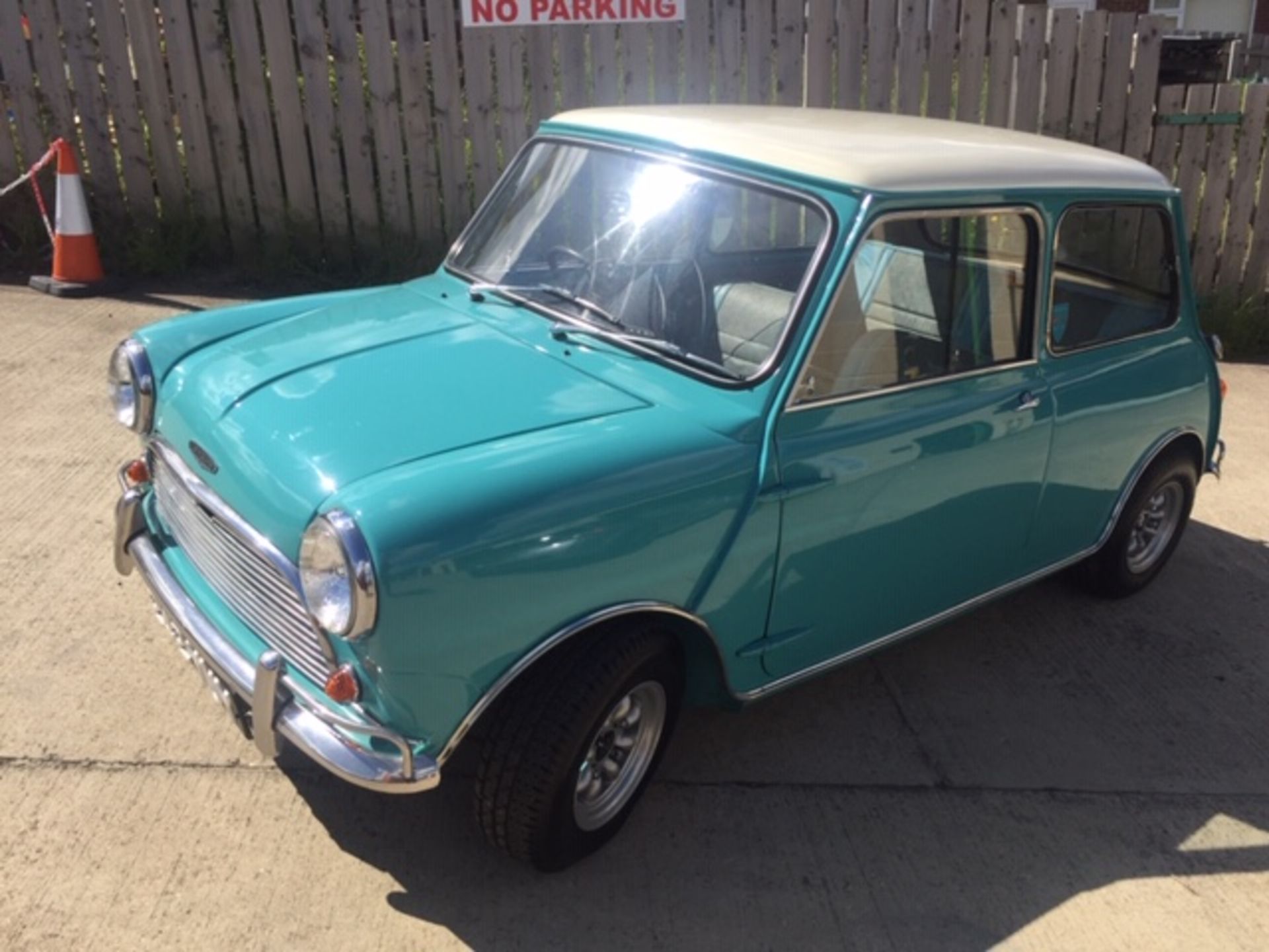 1962 Mini Cooper - 997cc, original and eye catching - Image 4 of 4