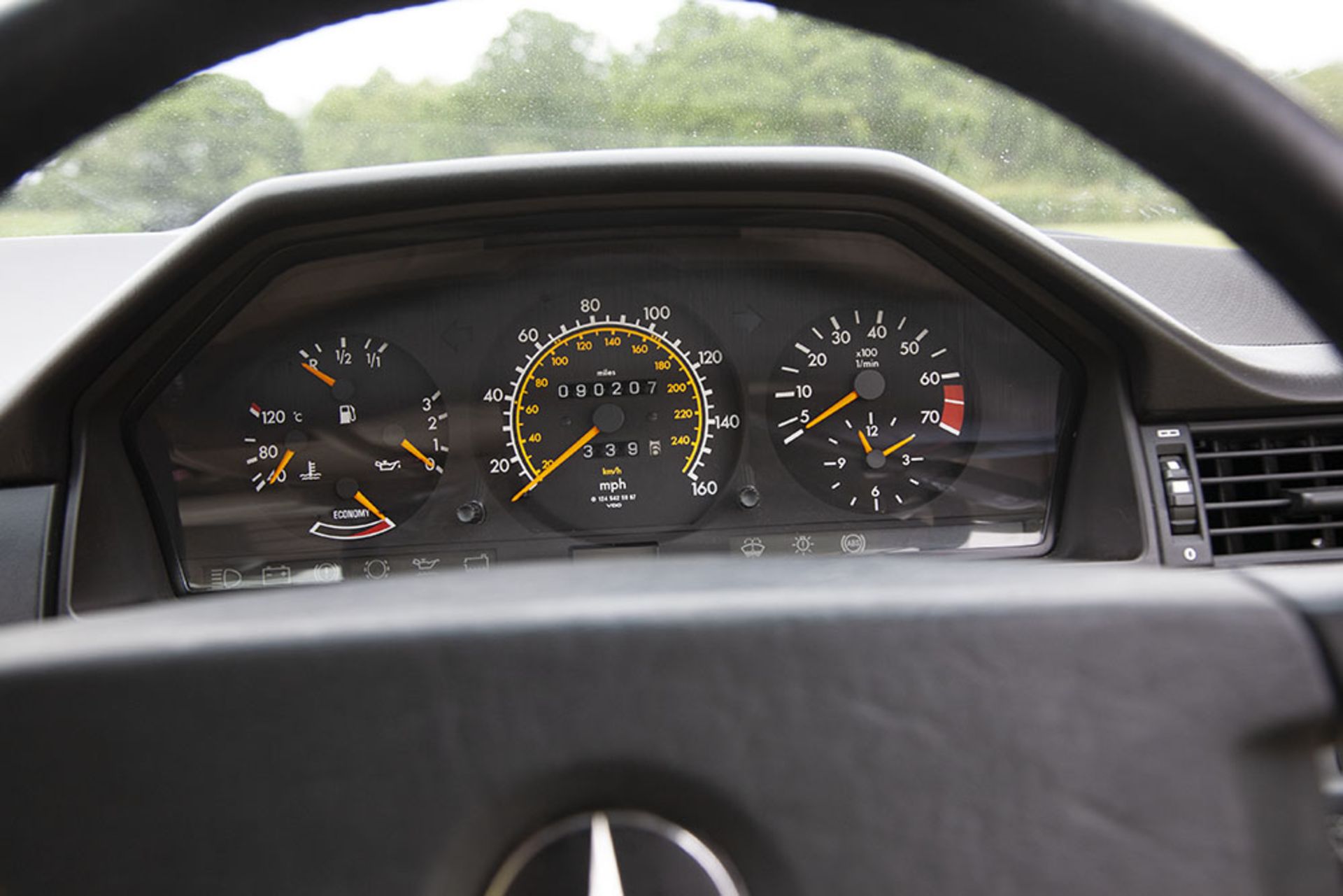 1990 Mercedes 300 CE W124 - Image 8 of 13