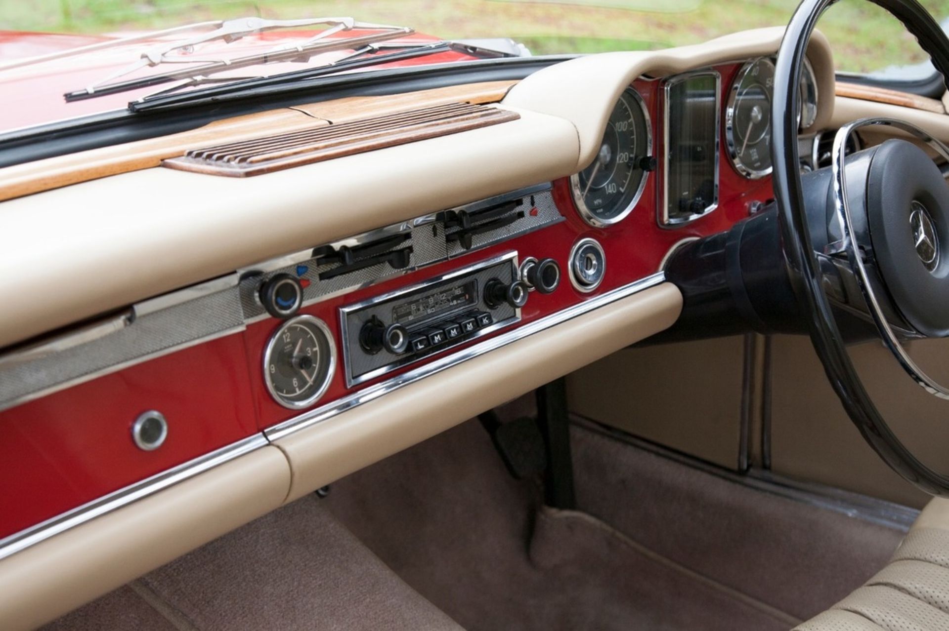 1967 Mercedes 250SL Pagoda Auto RHD - a lovely example - Image 3 of 7