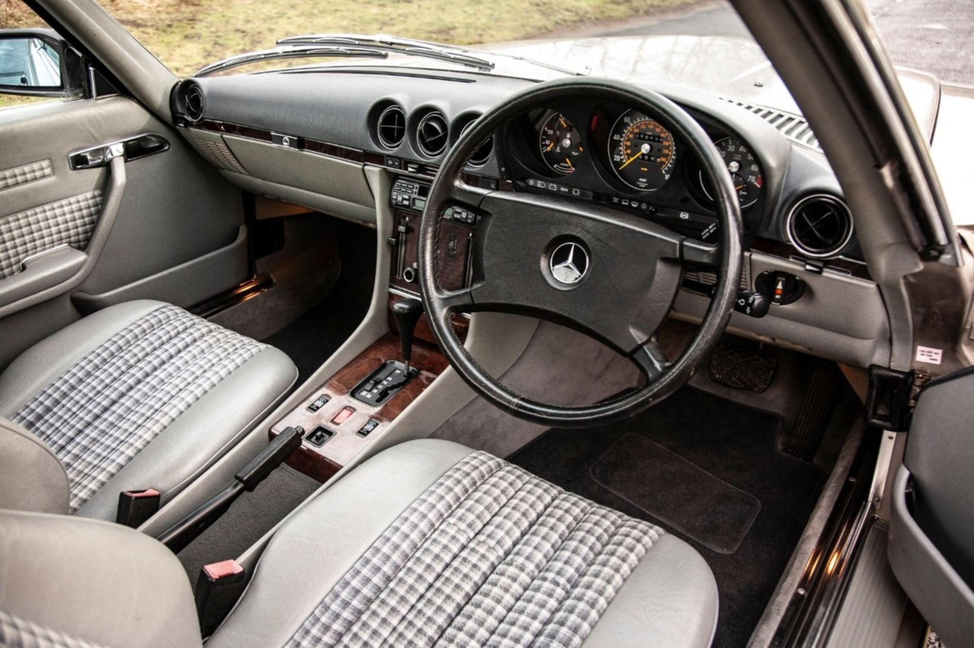 1988 Mercedes 300SL Auto RHD - extensive history - Image 3 of 3