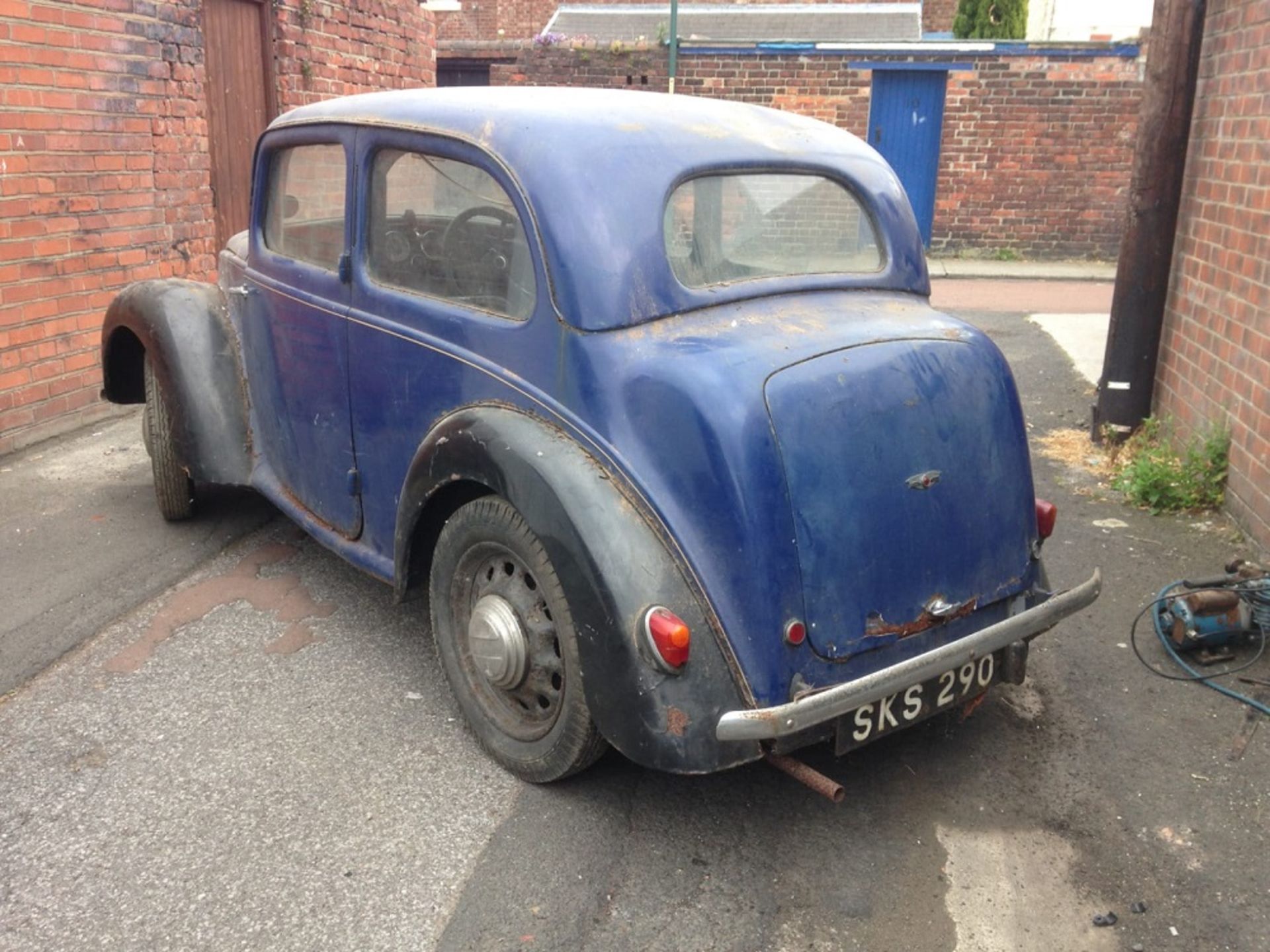 1939 Morris 8 Series E 2 door Saloon 885cc - Barn find - Image 2 of 9