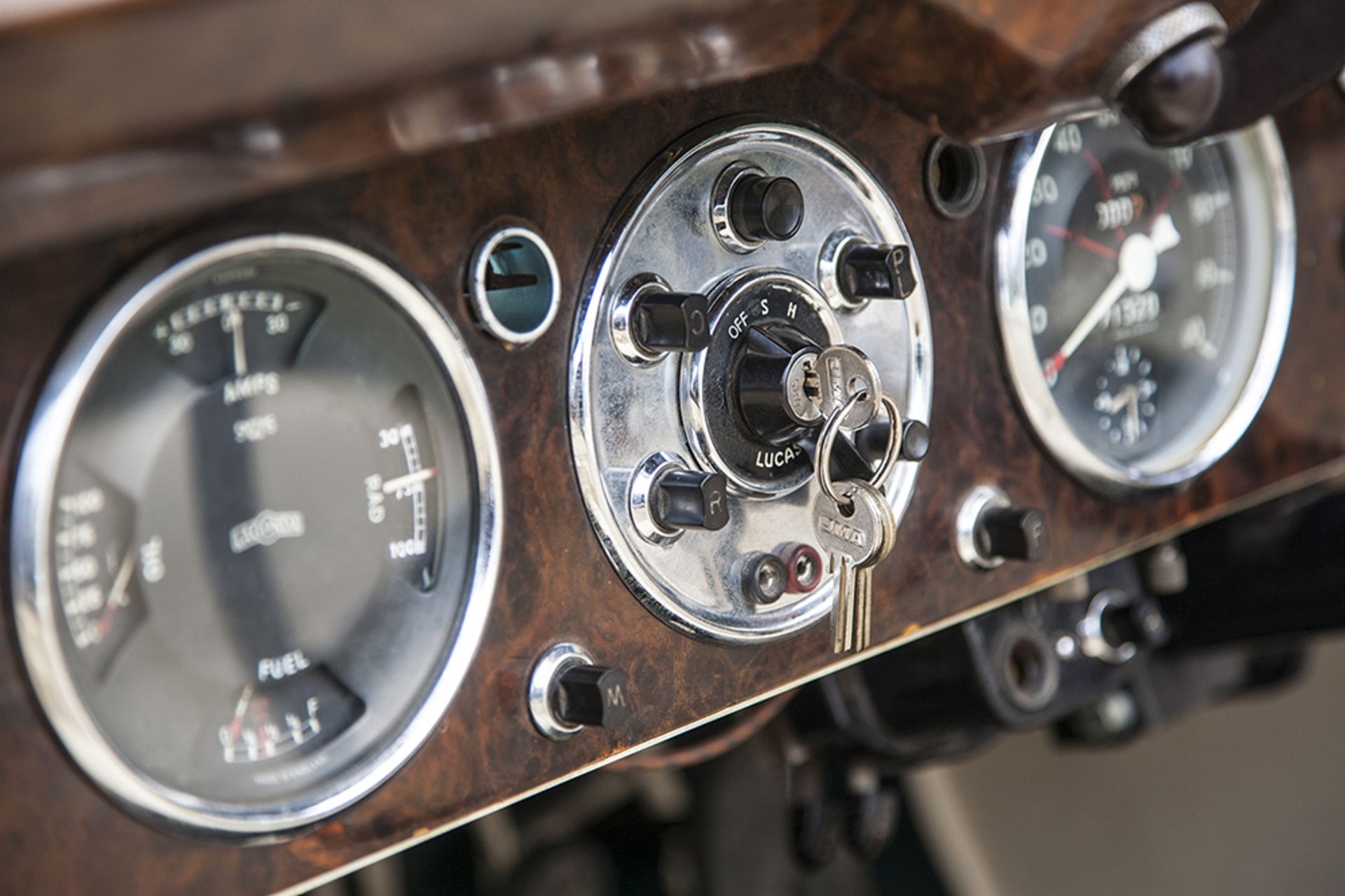 1951 Aston Martin Lagonda 3.0L Drop Head Coupe - Image 9 of 10