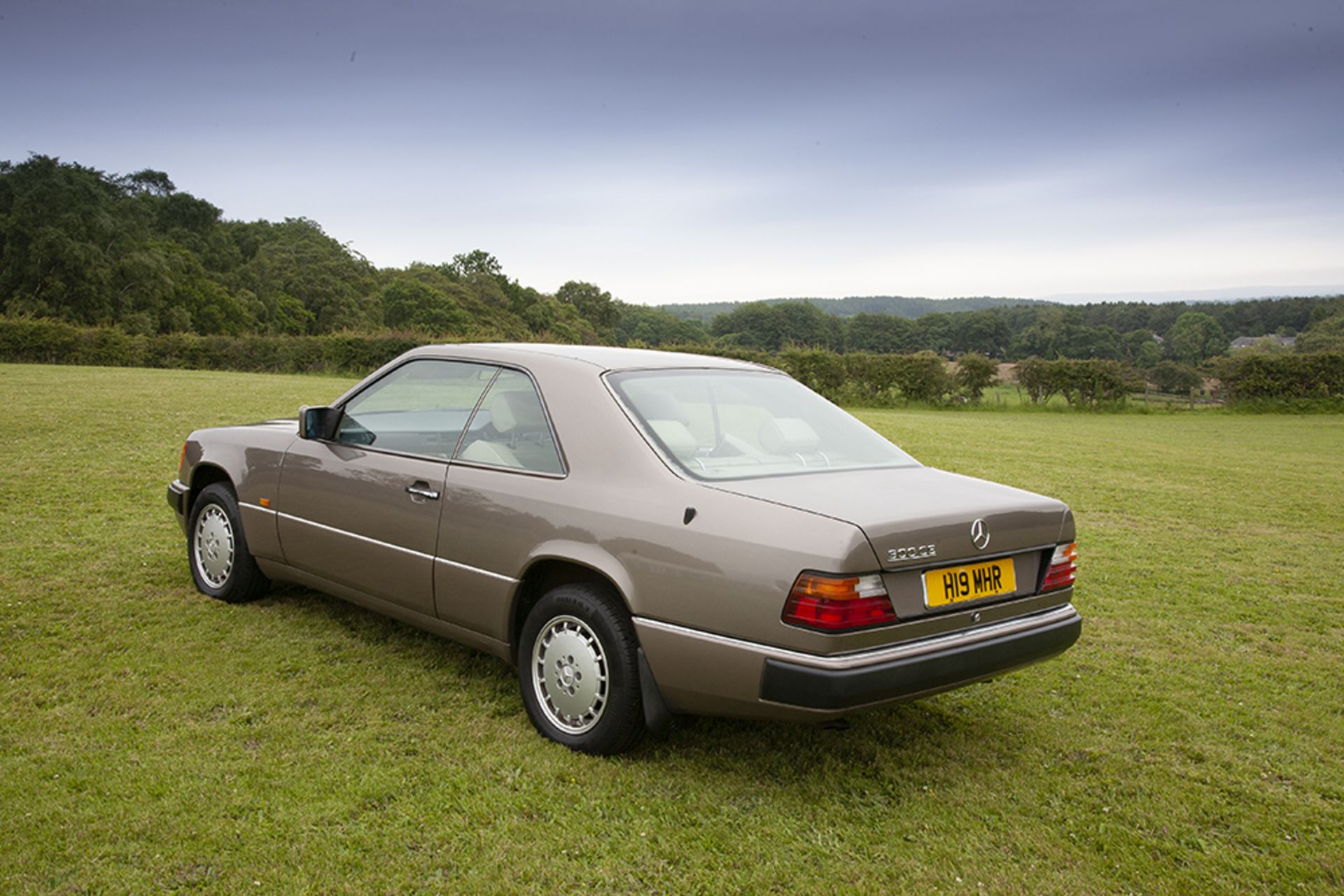 1990 Mercedes 300 CE W124 - Image 4 of 13