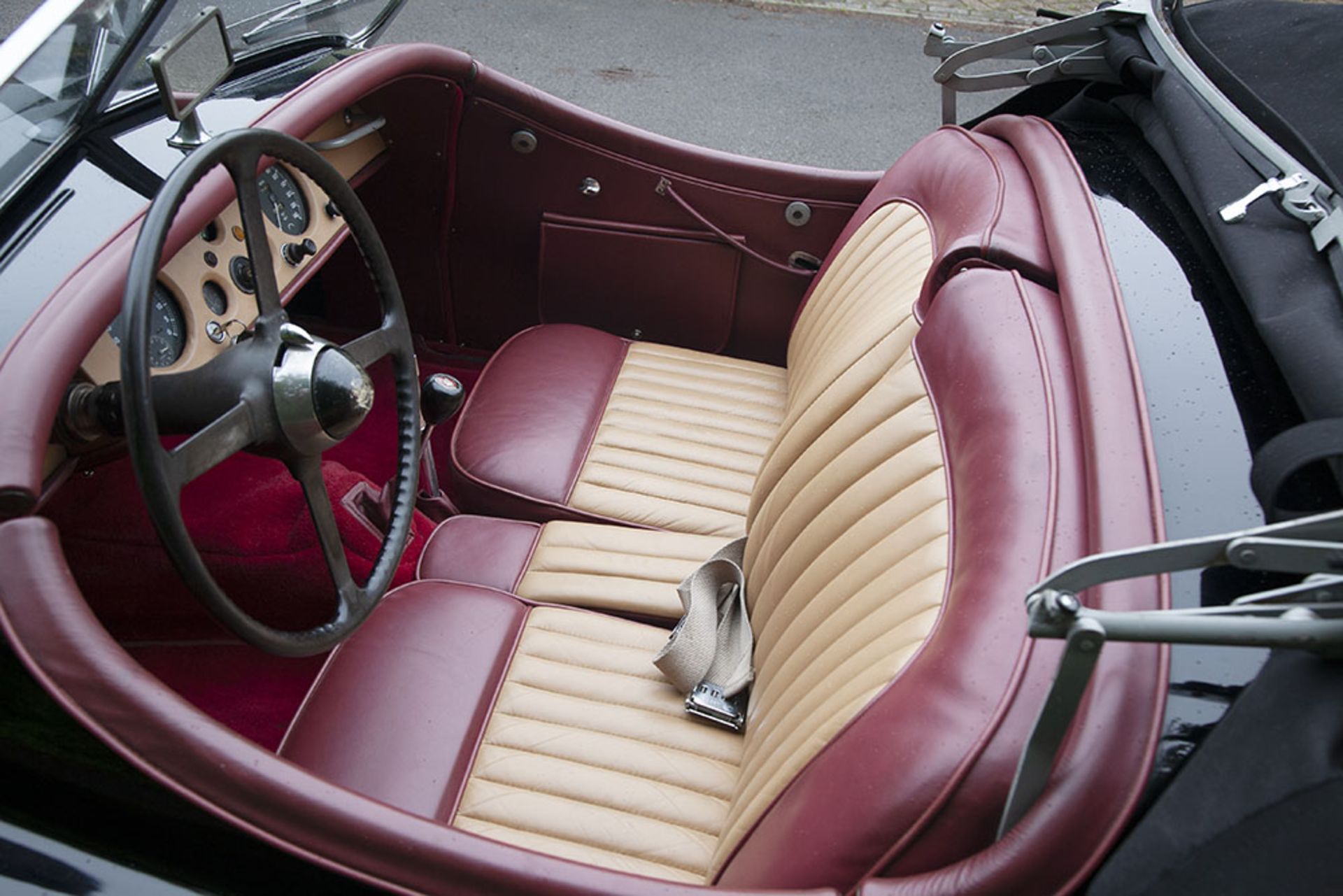 1952 Jaguar XK120 drop head coupe LHD - Image 6 of 12