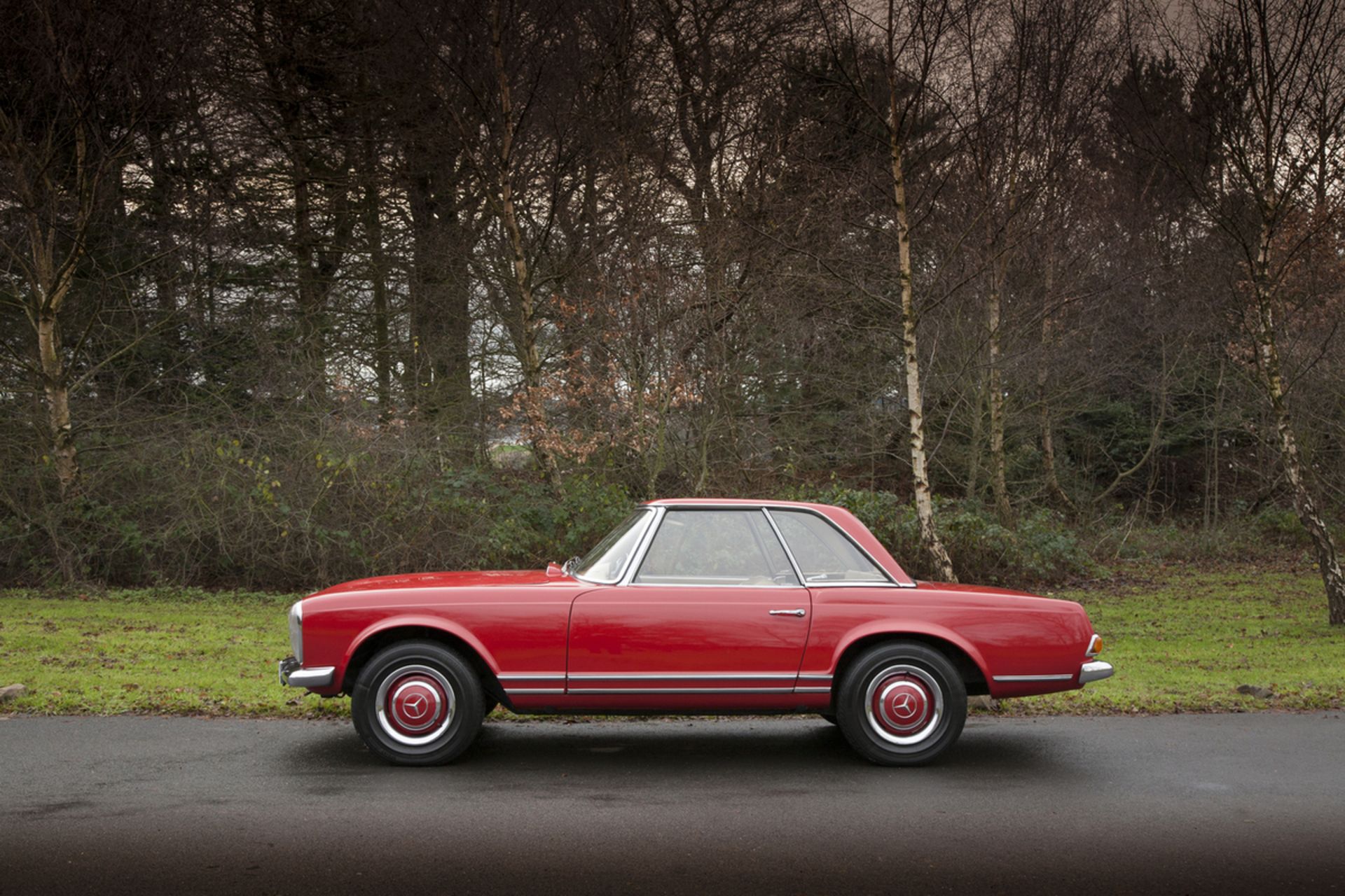 1967 Mercedes 250SL Pagoda Auto RHD - a lovely example